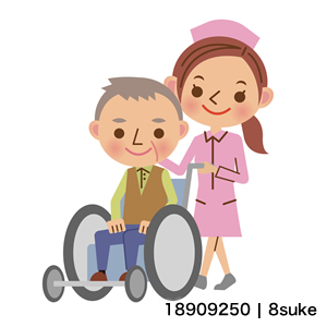 老人の車いすを押す看護師（ナース）
